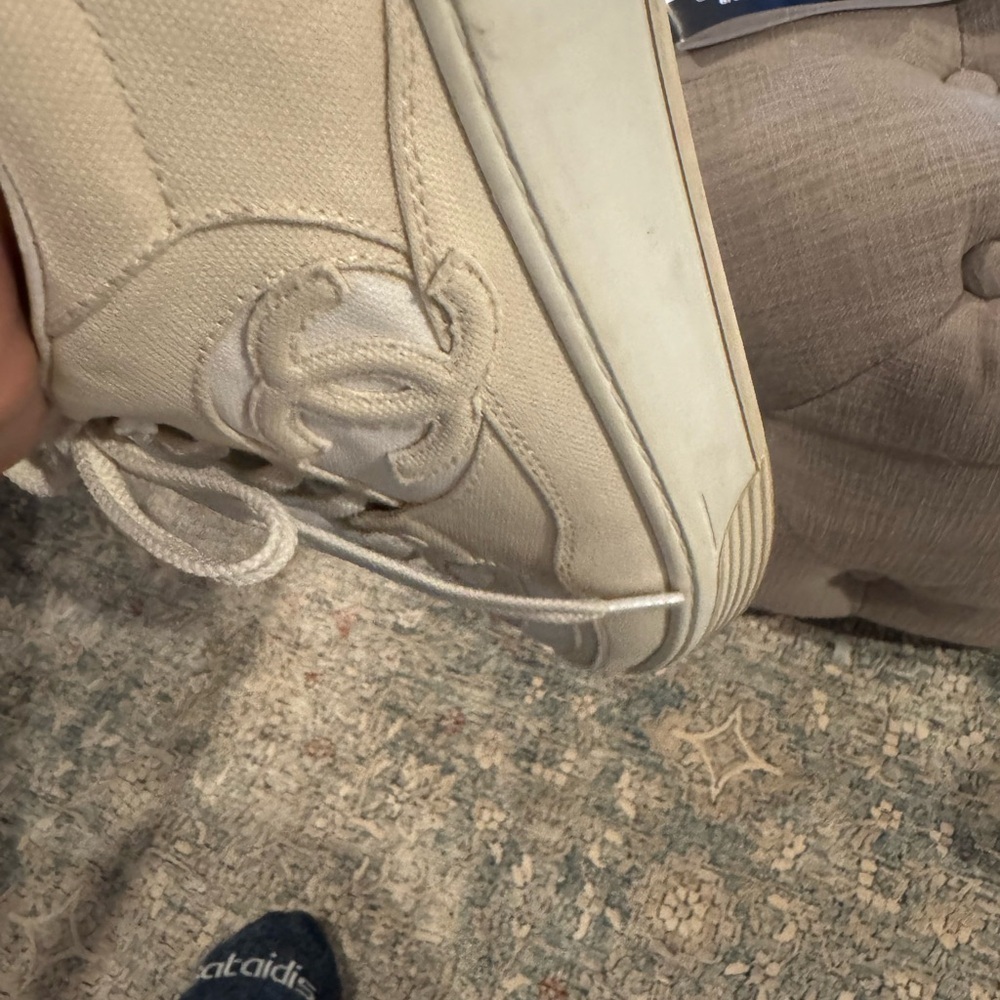 Chanel Cream Sneakers - Picture 3 of 7